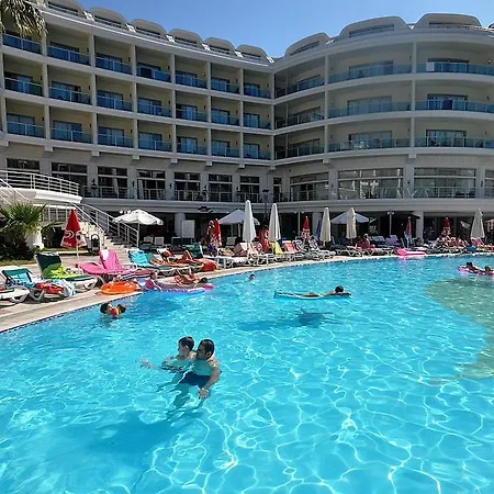 Pineta Park Deluxe Hotel