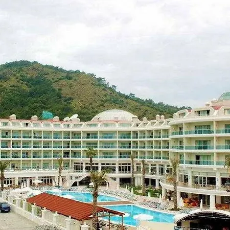 Pineta Park Deluxe 4*