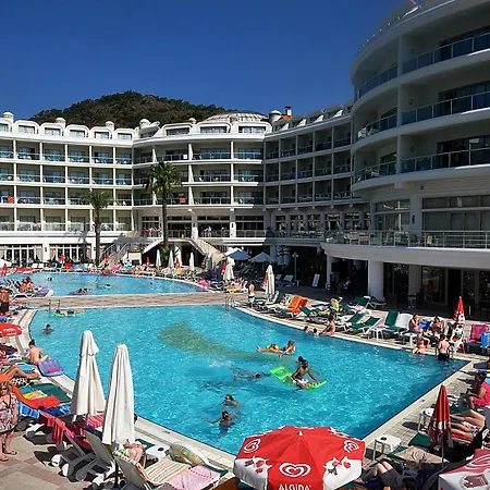 Pineta Park Deluxe 4* Marmaris
